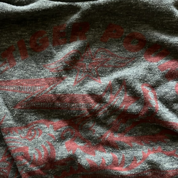 OBEY women’s vintage style SOFT Tshirt Tiger Pounce 🐅🐯🖤 - Picture 5 of 5